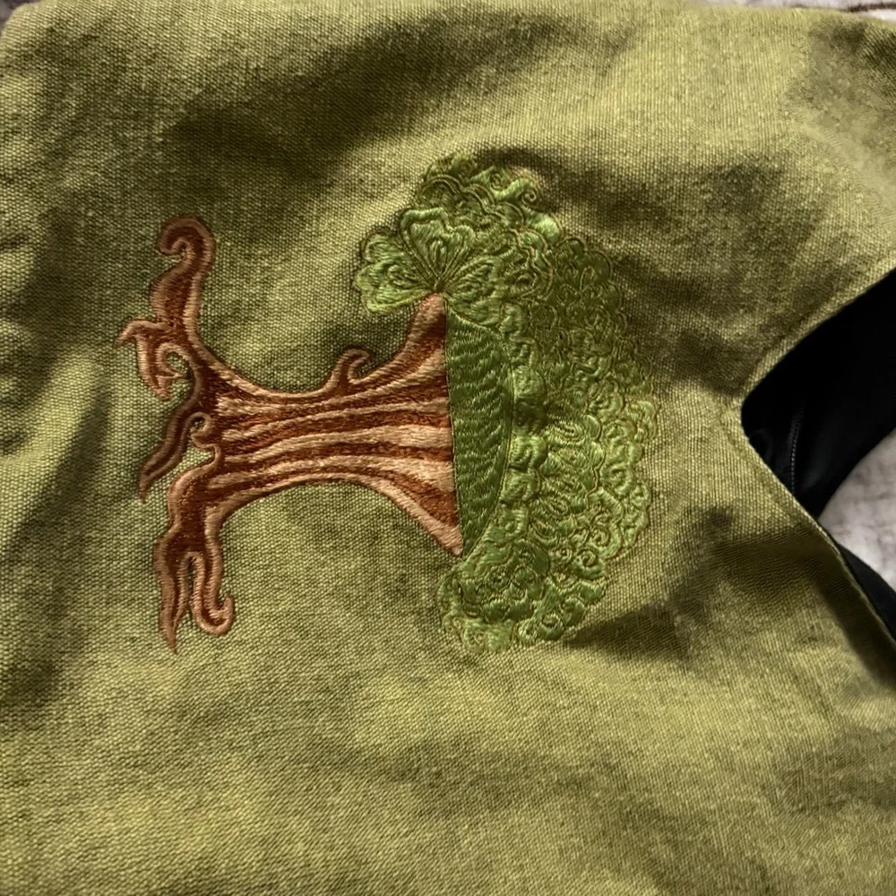 Green and Black Lei Lotus Embroidered Bag